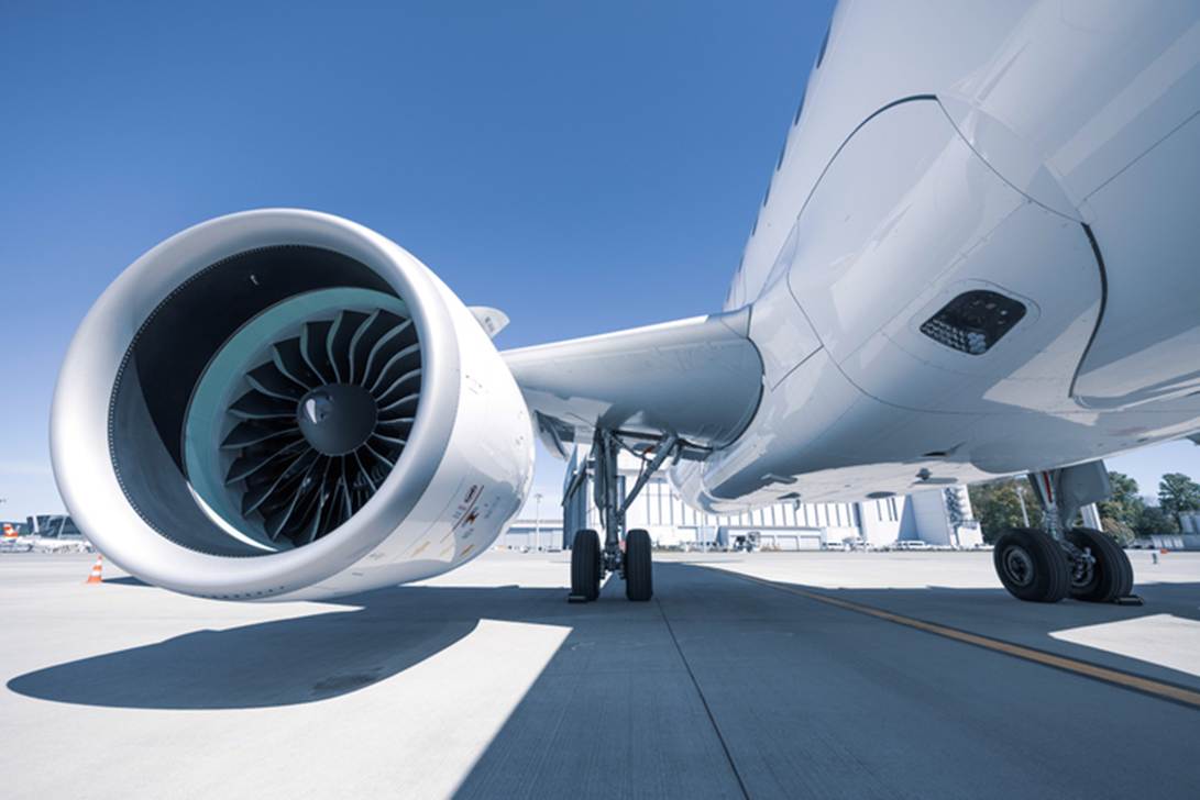 A close-up of a jet engine

AI-generated content may be incorrect.